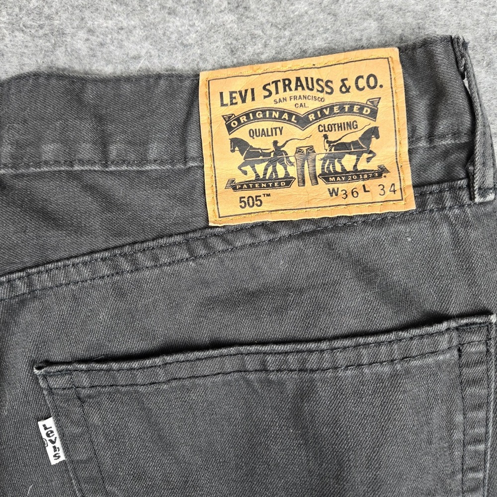 Levis 505 Straight Leg Jeans Mens 36 x 34 Black Five Pocket Zip Fly White Tab